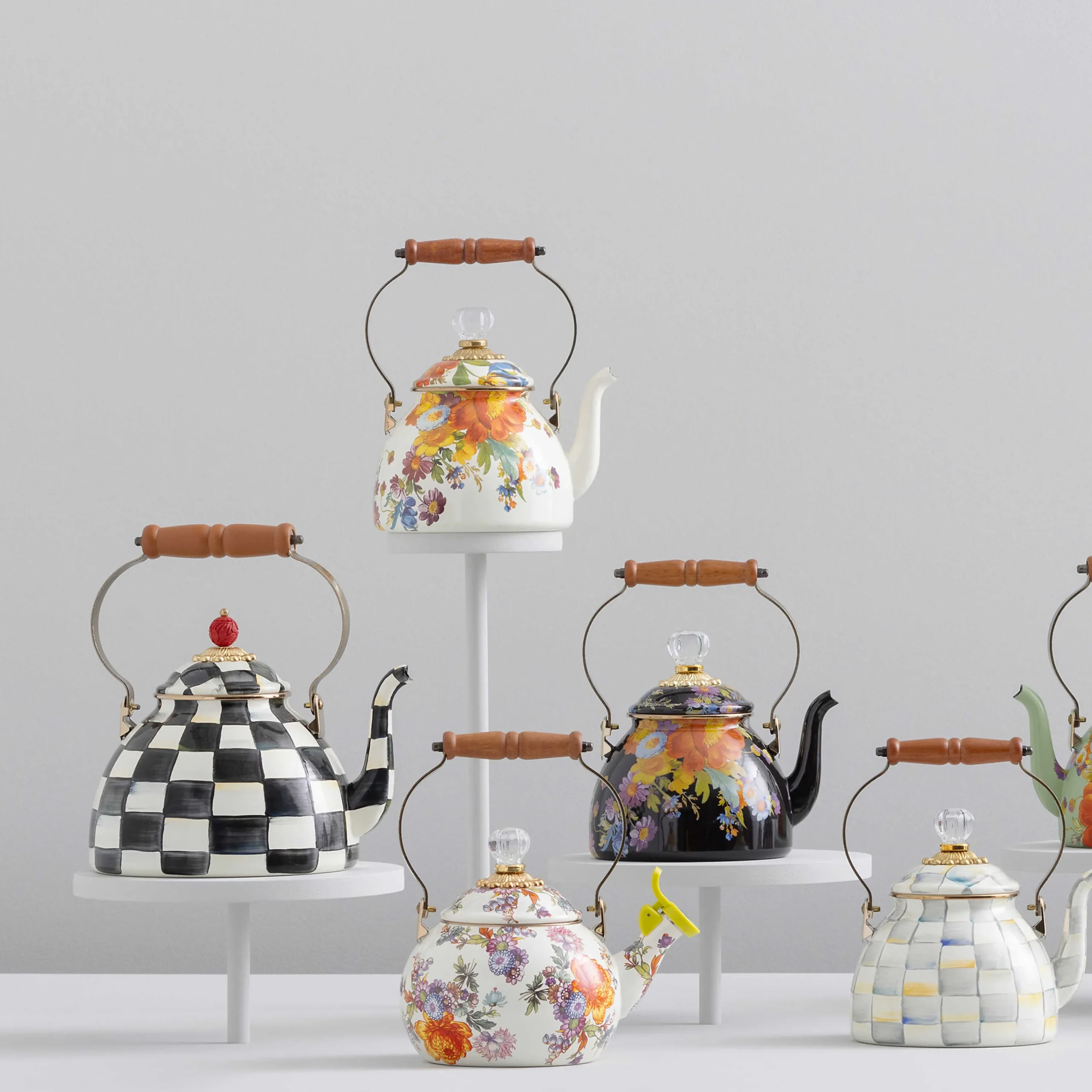 MacKenzie-Childs The Coffee Shop|Tea Kettles<Black Flower Market 2 Quart Tea Kettle