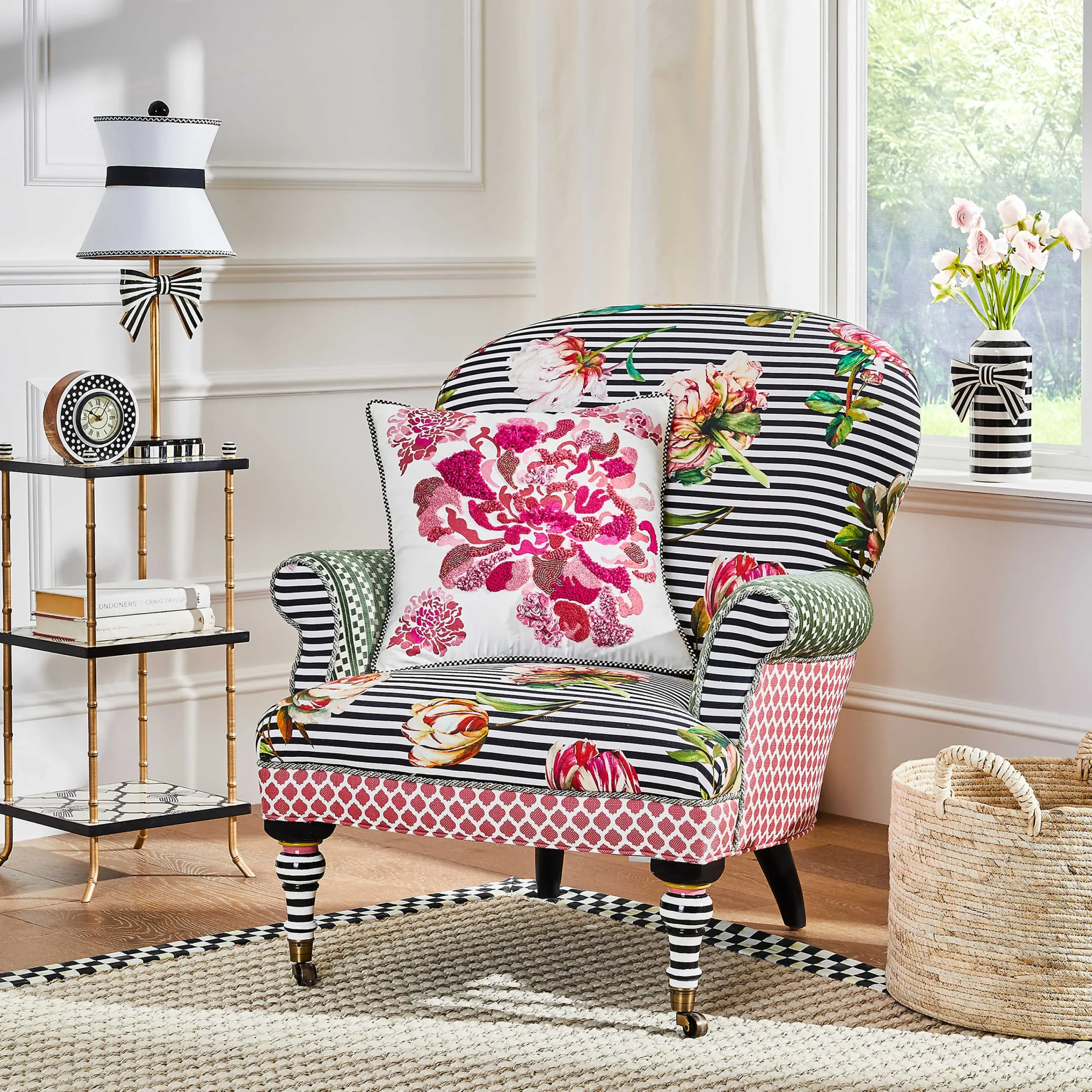 MacKenzie-Childs Room Accents<Courtly Bow Vase