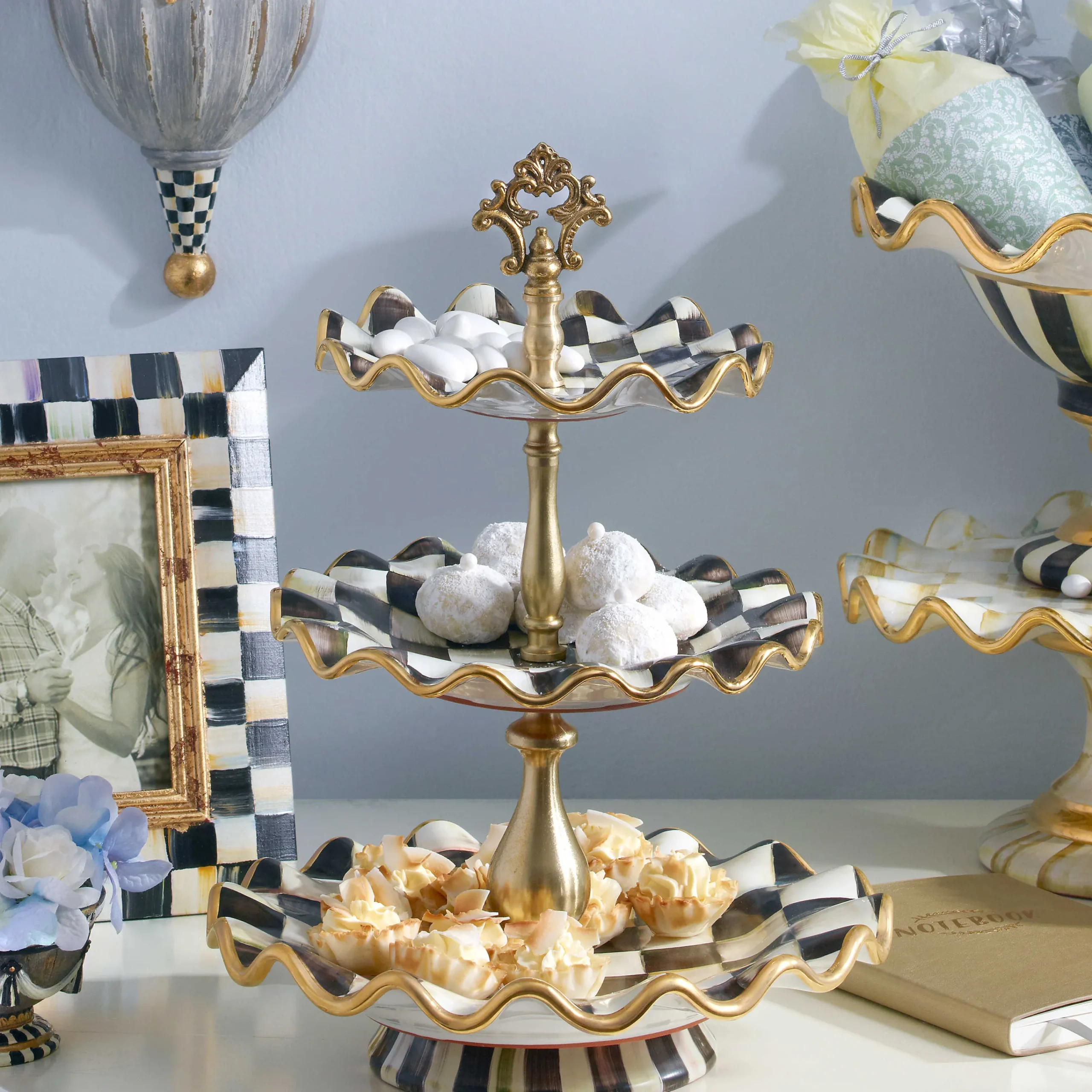 MacKenzie-Childs Bar Entertaining|Serveware<Courtly Check Ceramic Three Tier Sweet Stand
