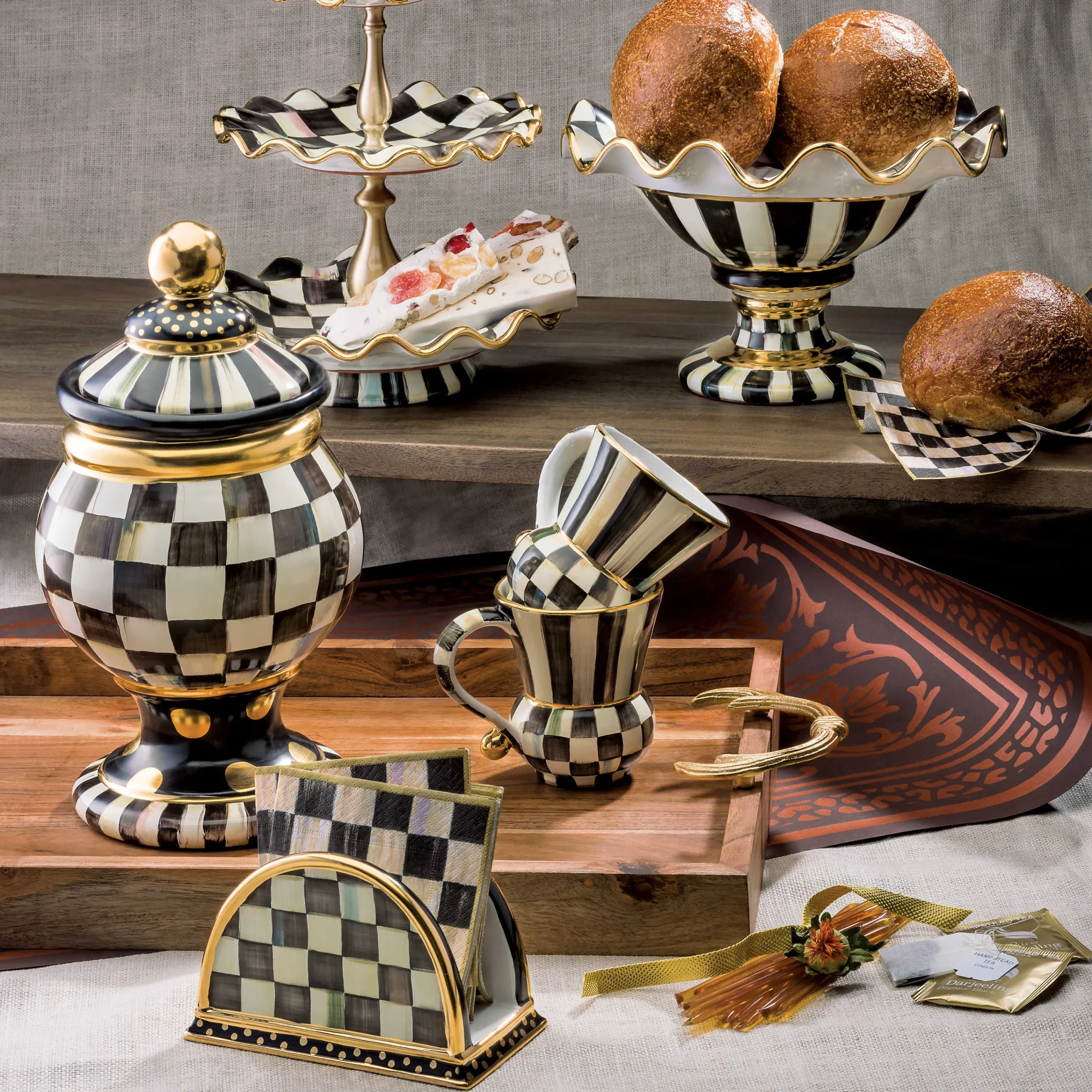 MacKenzie-Childs Bar Entertaining|Serveware<Courtly Check Ceramic Three Tier Sweet Stand