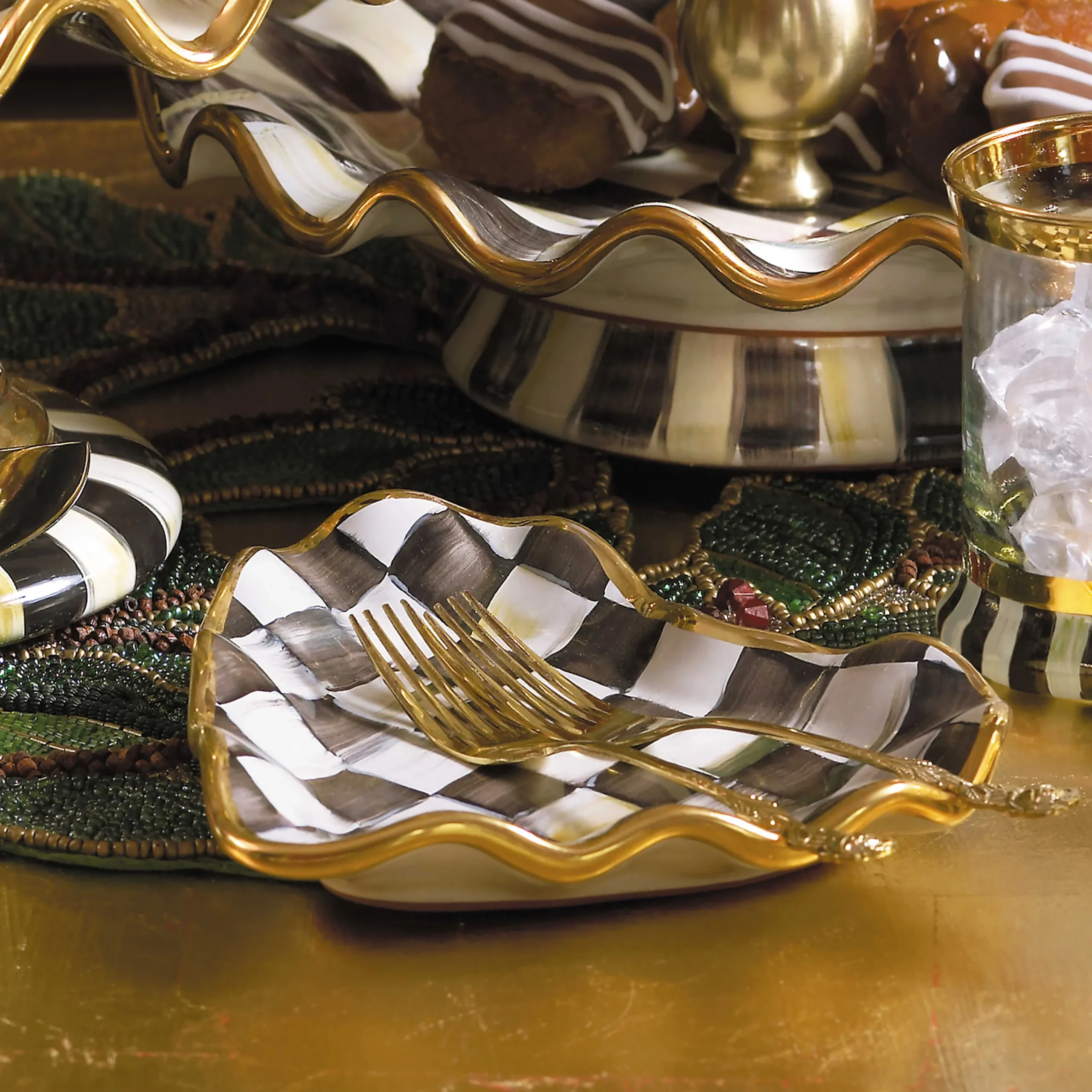MacKenzie-Childs Bar Entertaining|Serveware<Courtly Check Fluted Heart Plate