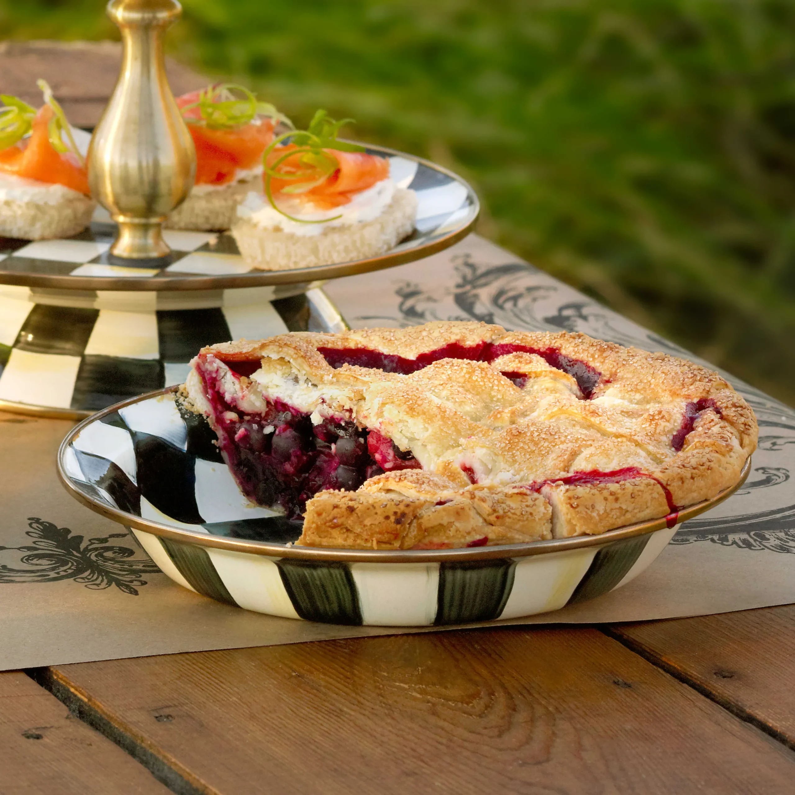 MacKenzie-Childs Fall Entertaining|Cookware & Bakeware<Courtly Check Pie Plate