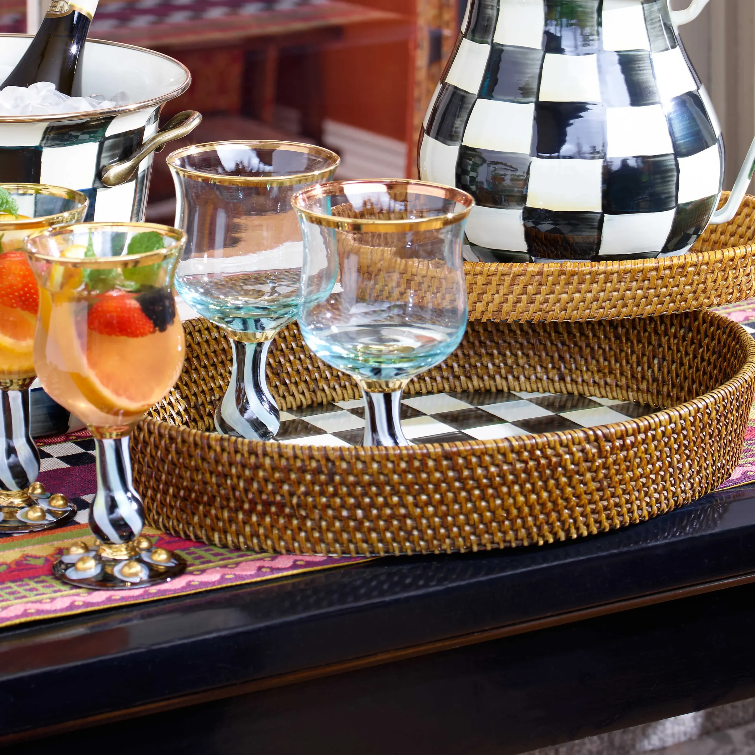MacKenzie-Childs Fall Entertaining|Bar Entertaining<Courtly Check Rattan  Enamel Large Serving Tray
