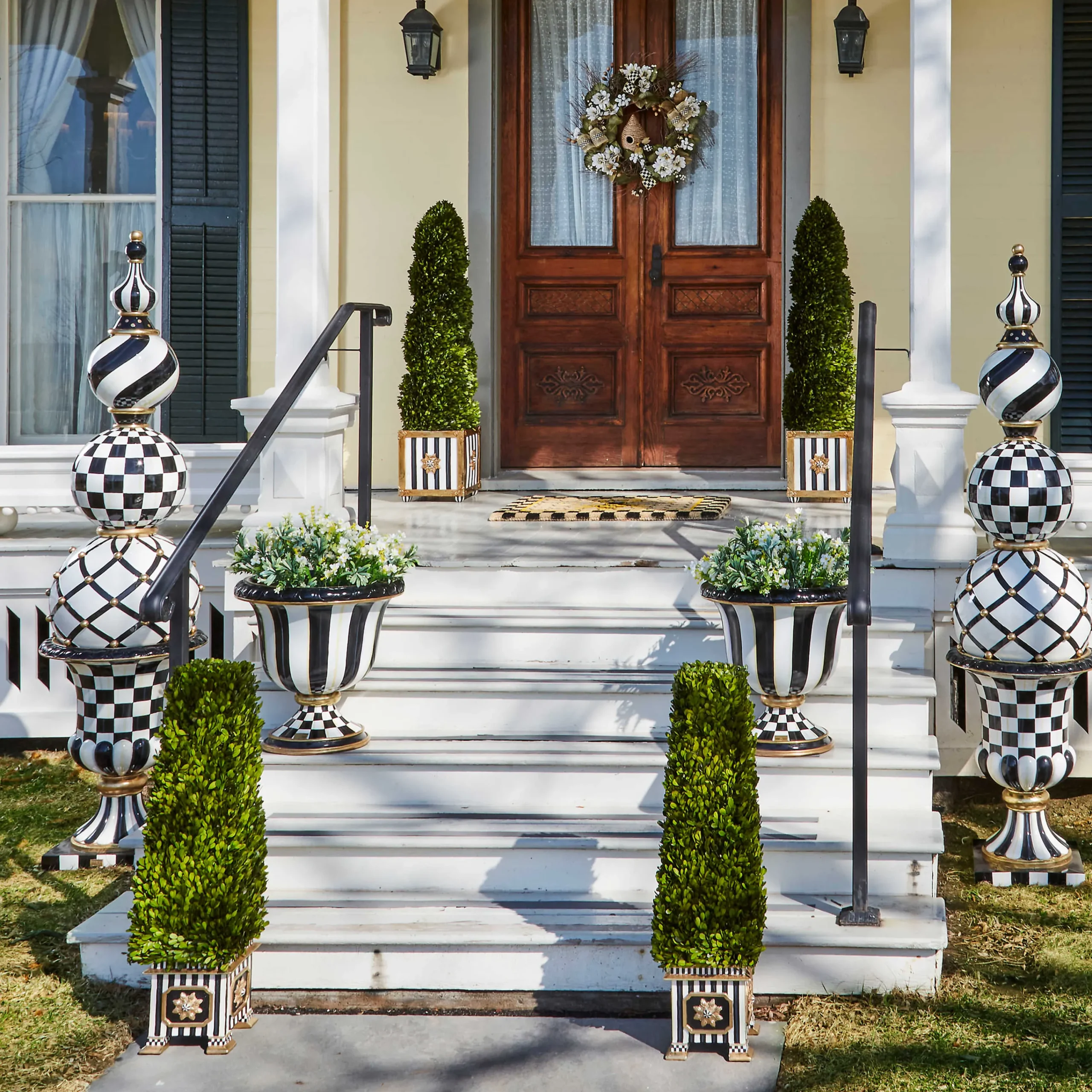 MacKenzie-Childs Outdoor<Courtly Check Trophy Topiary