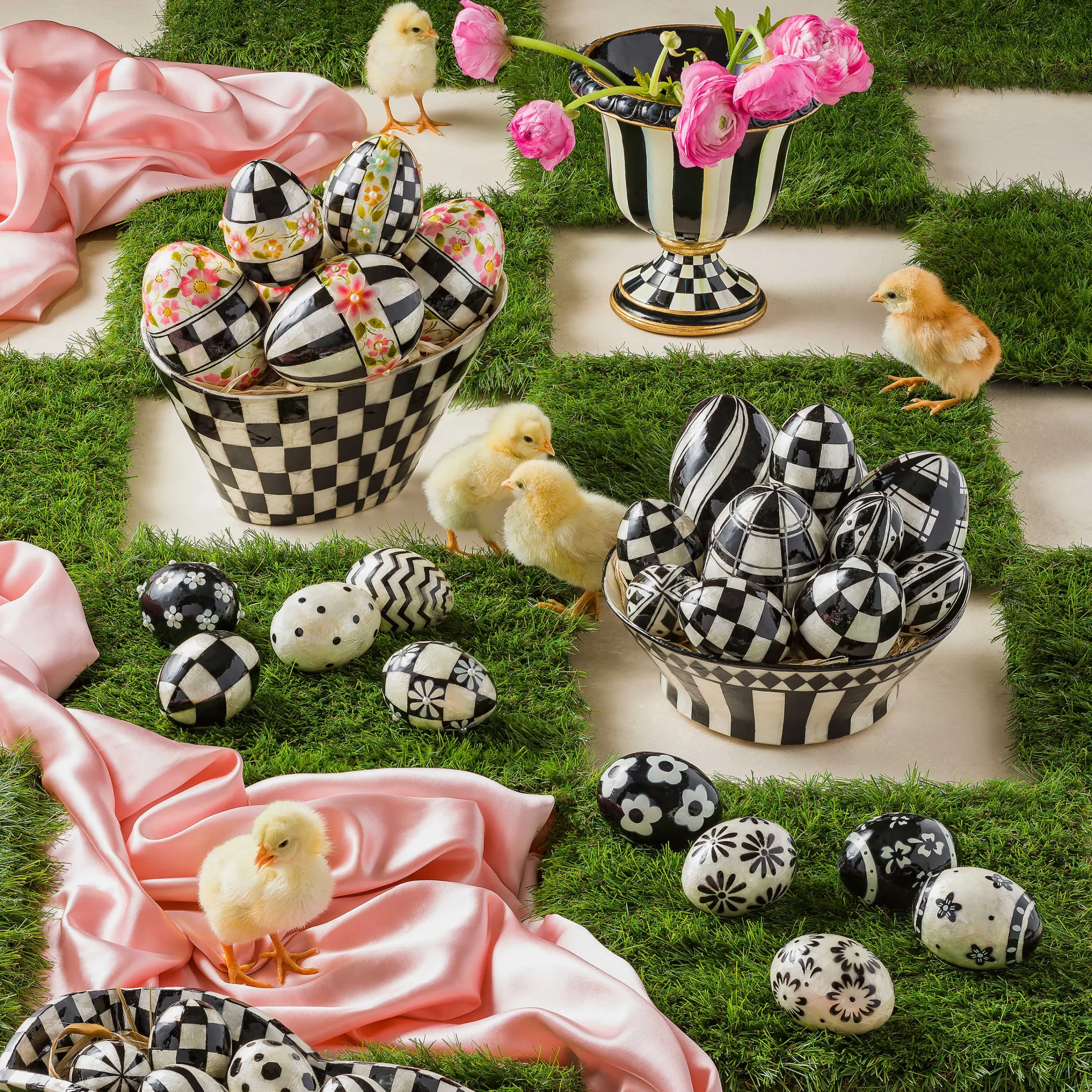 MacKenzie-Childs Outdoor<Courtly Stripe Tabletop Urn