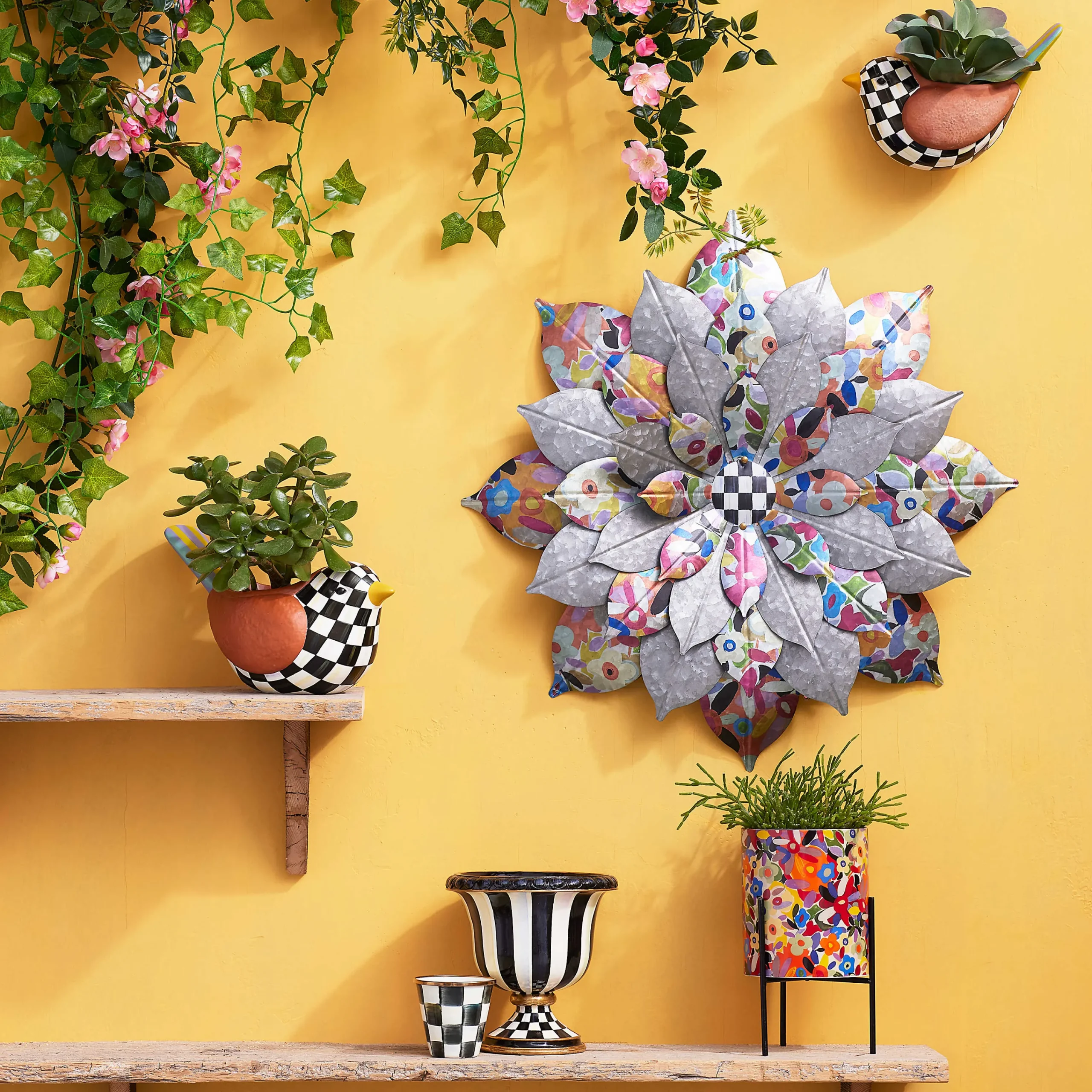 MacKenzie-Childs Outdoor<Courtly Stripe Tabletop Urn