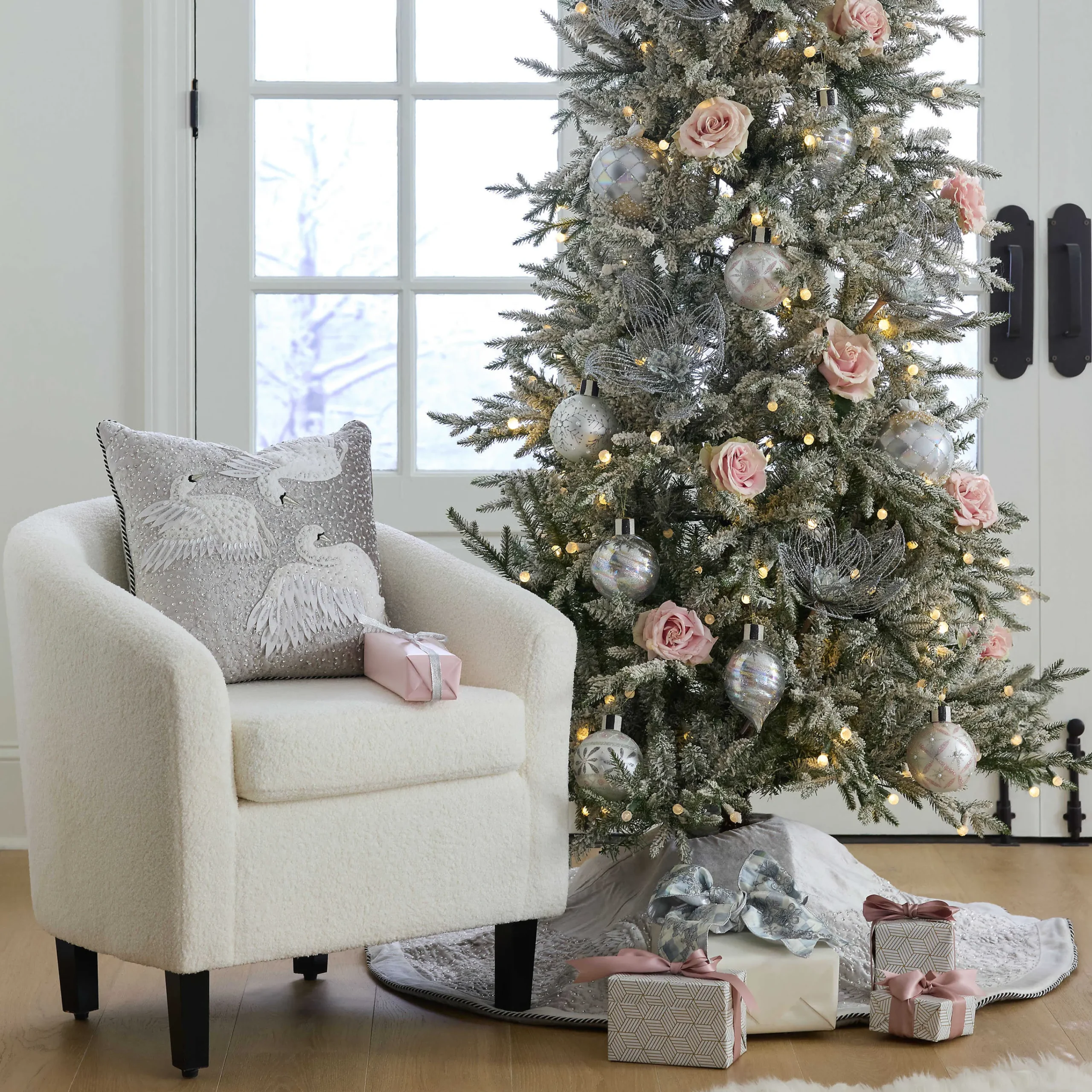 MacKenzie-Childs Holiday|Room Accents<Holiday Swans Velvet Tree Skirt