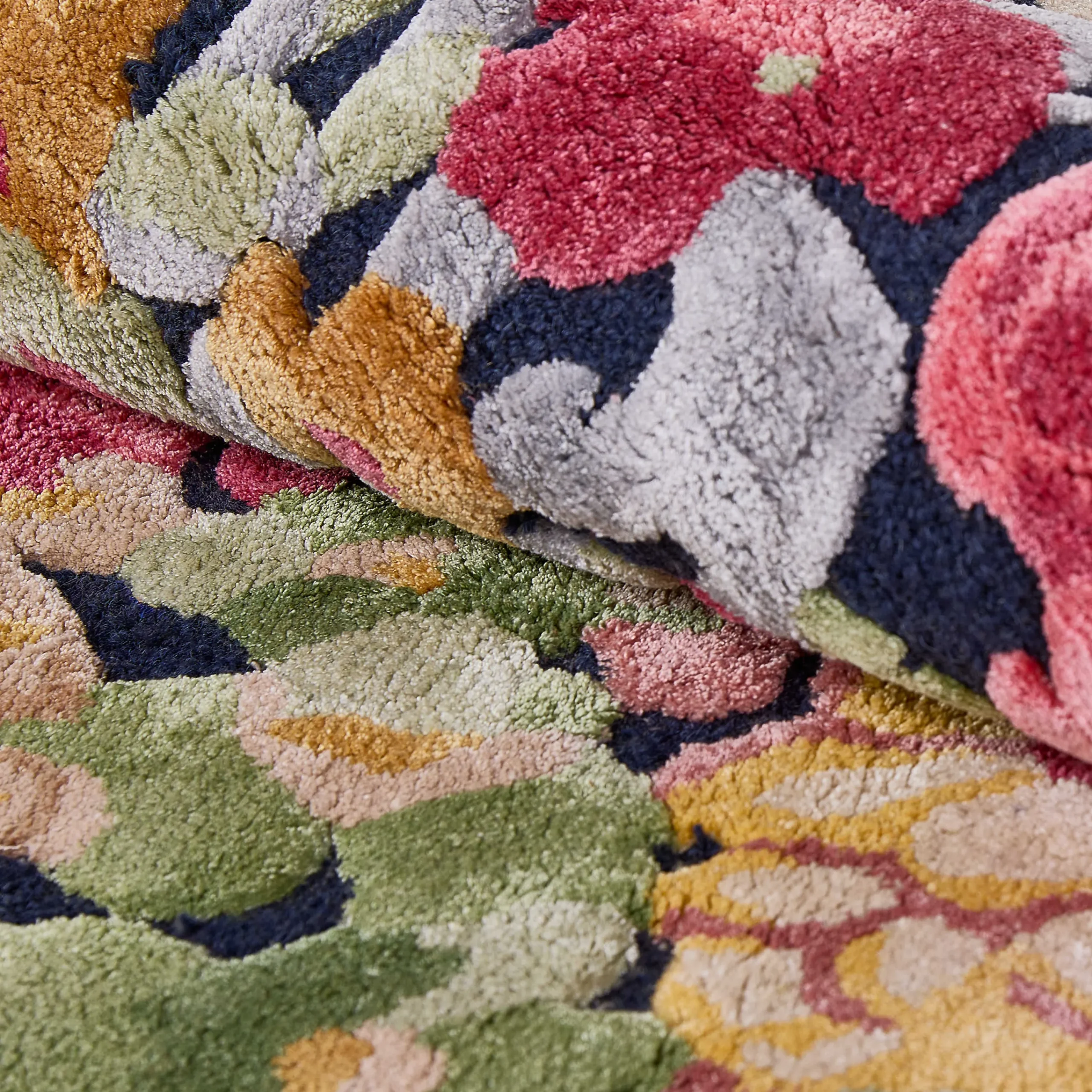 MacKenzie-Childs Rugs<Laura's Flowers 5' x 8' Rug