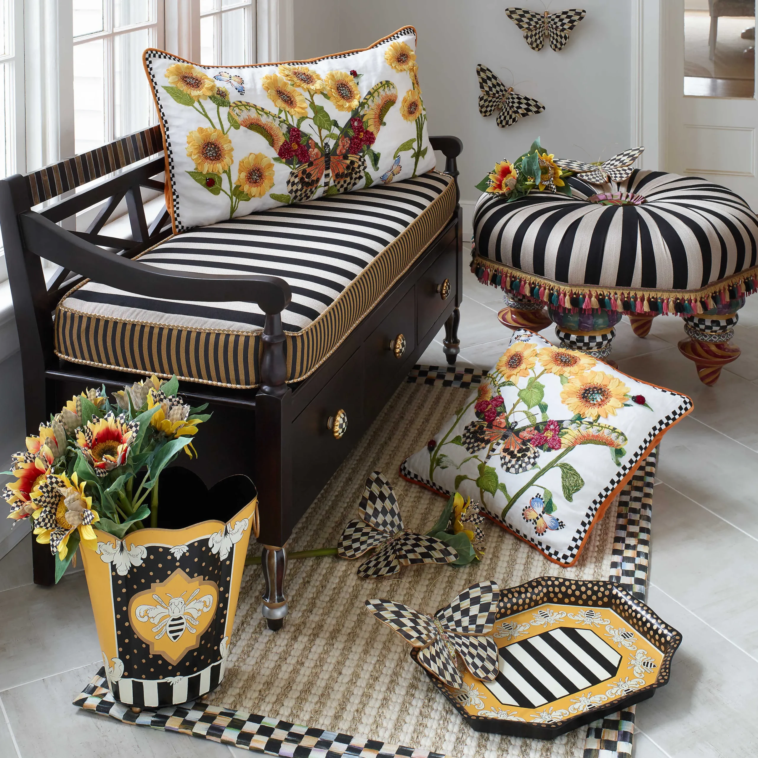 MacKenzie-Childs Living Room<On Wall Street Setting Seat