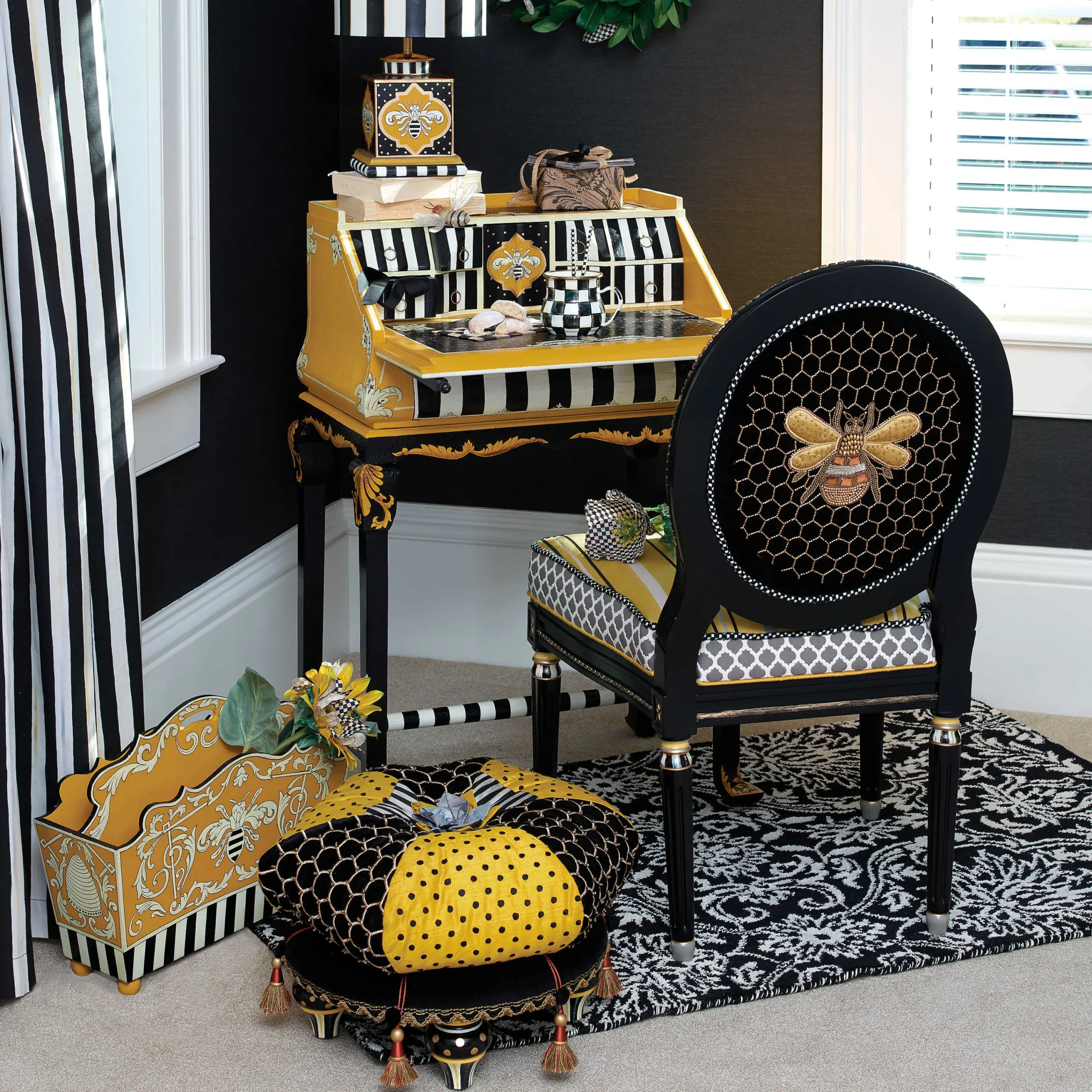 MacKenzie-Childs Room Accents|Lighting<Queen Bee Lamp