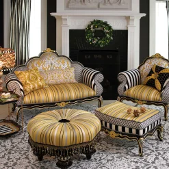 MacKenzie-Childs Living Room<Queen Bee Loveseat