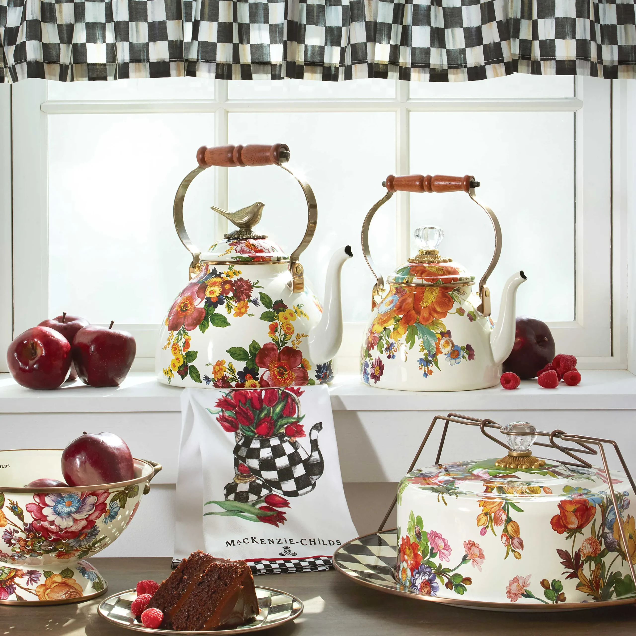MacKenzie-Childs The Coffee Shop|Tea Kettles<White Flower Market 2 Quart Tea Kettle