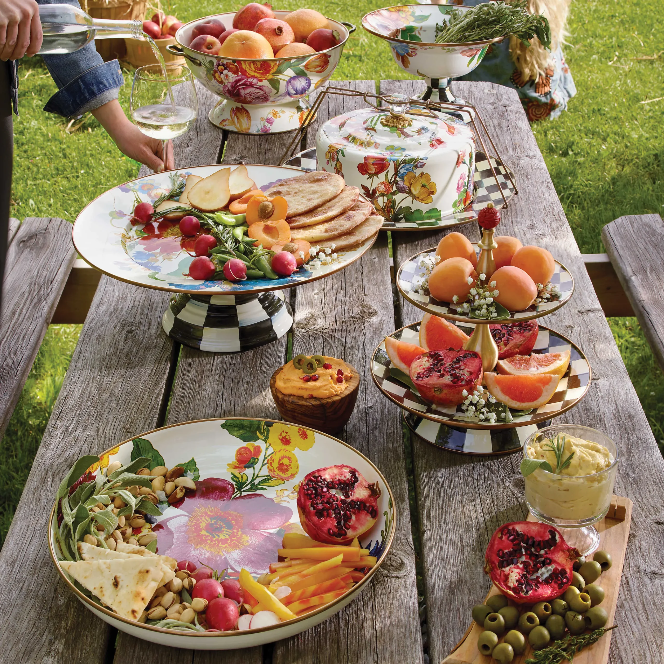 MacKenzie-Childs Serveware<White Flower Market Abundant Bowl