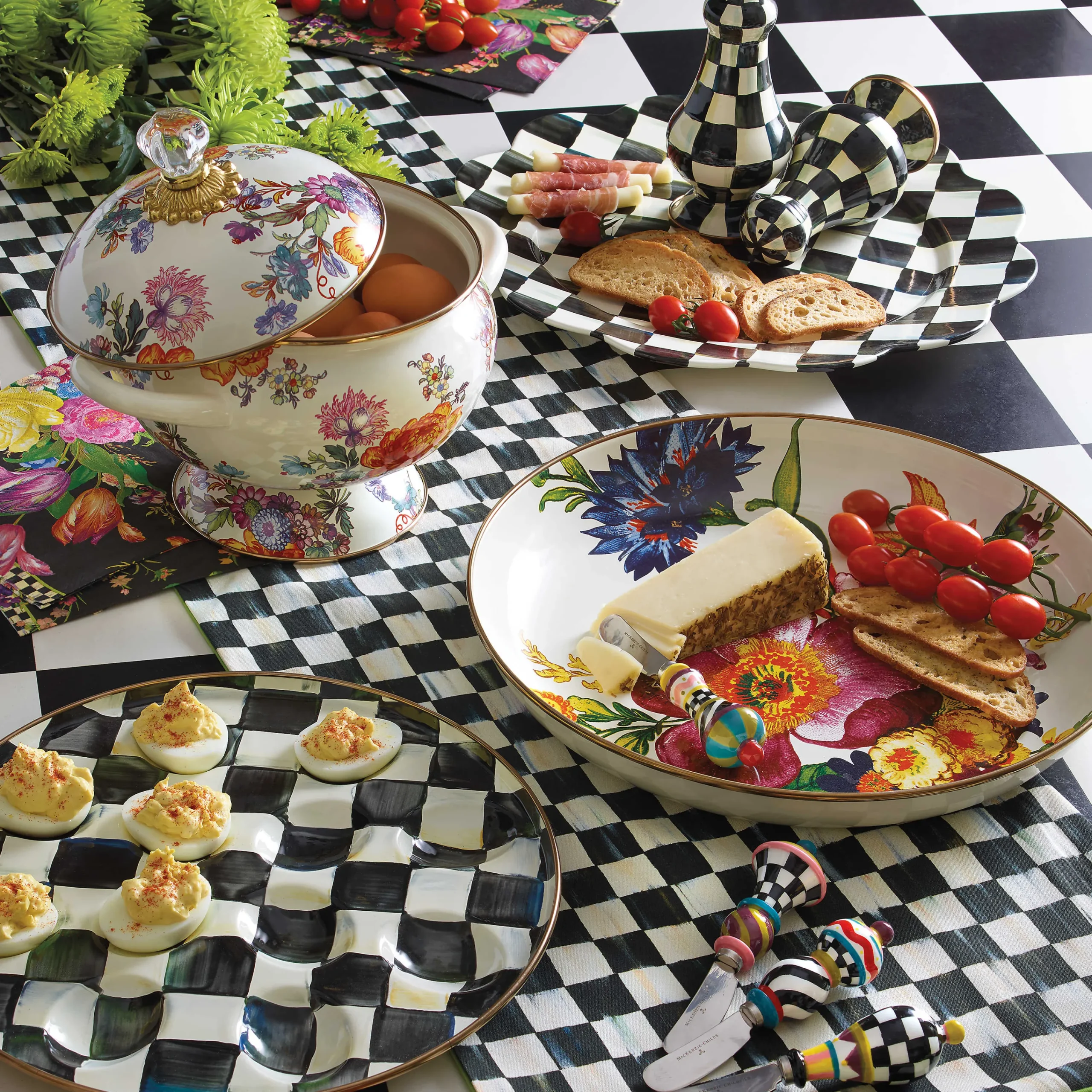 MacKenzie-Childs Serveware<White Flower Market Abundant Bowl