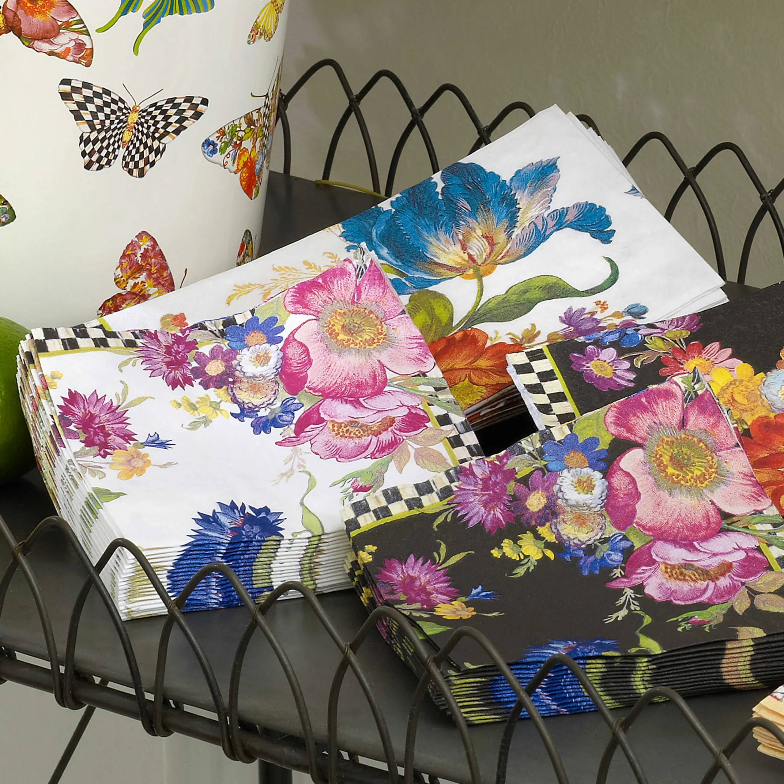 MacKenzie-Childs Bar Entertaining<White Flower Market Cocktail Paper Napkins