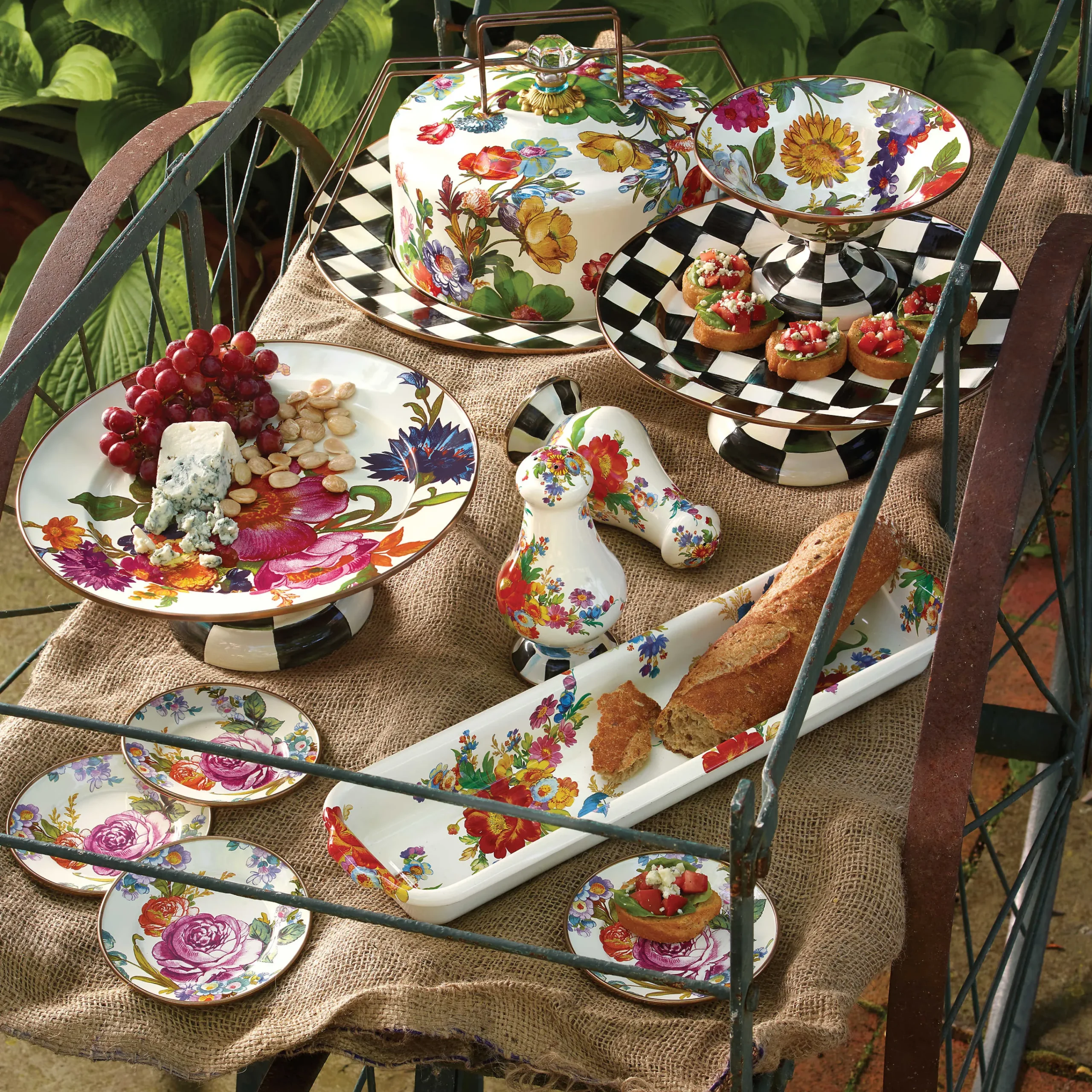 MacKenzie-Childs Serveware<White Flower Market Small Compote